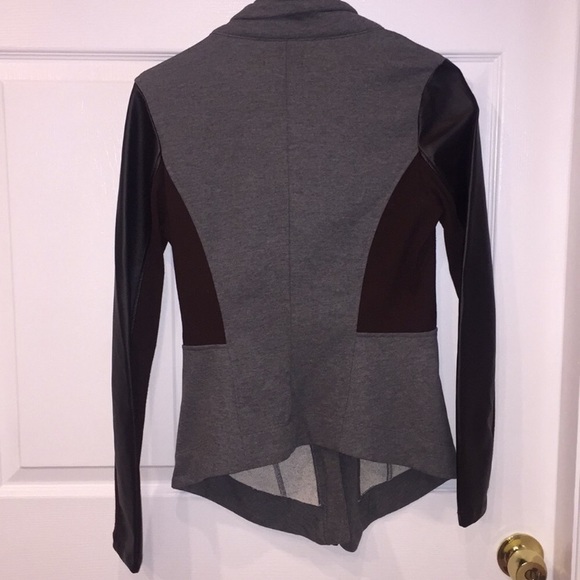 Venus Jacket XS Gray/faux Brown Like New - Picture 4 of 4